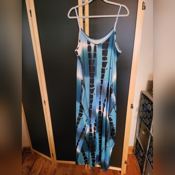 Shein Curve Maxi Dress - Picture 4 of 4